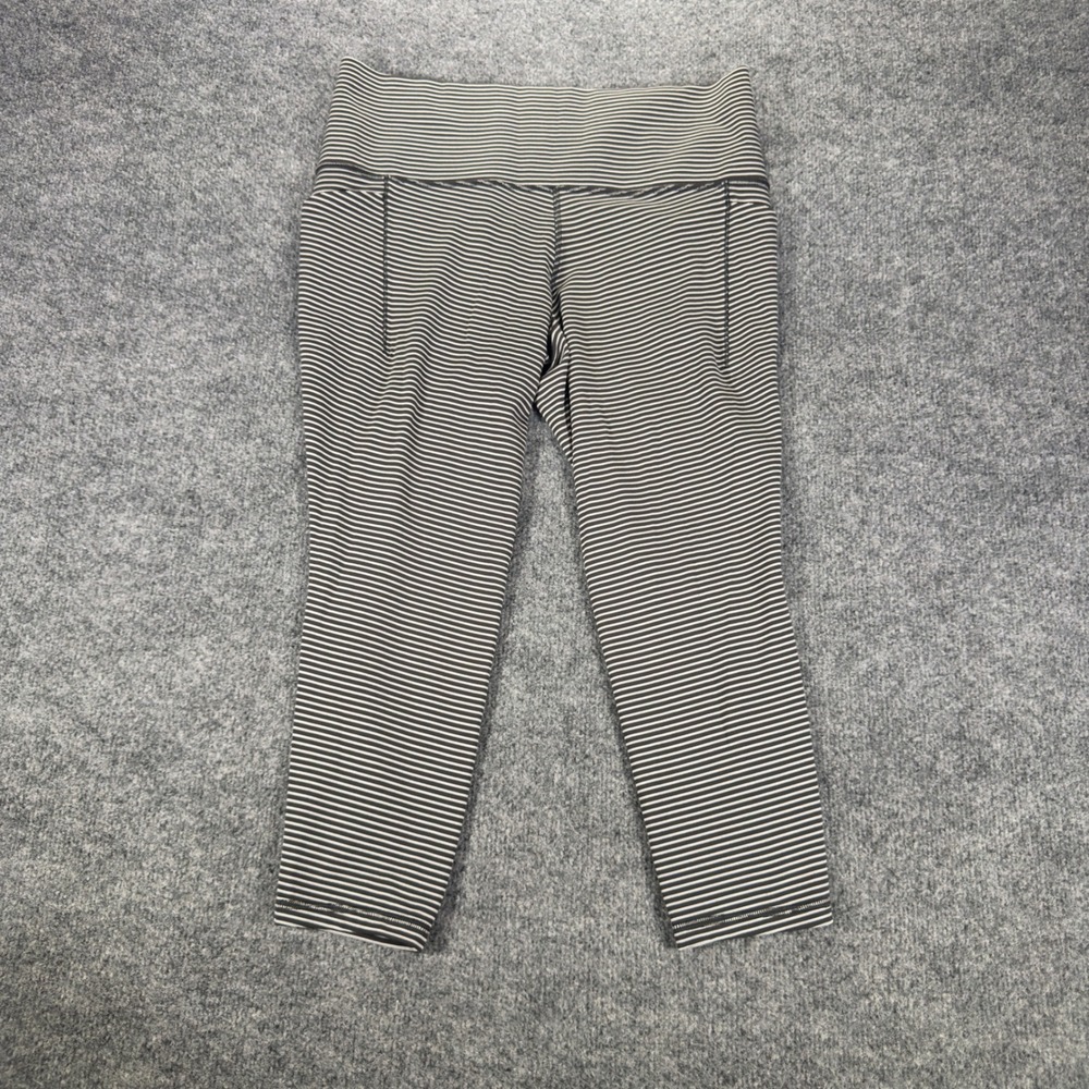 Athleta Salutation Stash Pocket II Textured 7/8 Leggings L Gray Striped Womens